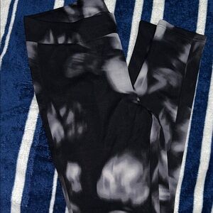 Simply Vera Vera Wang Black and Gray Leggings Sz Large